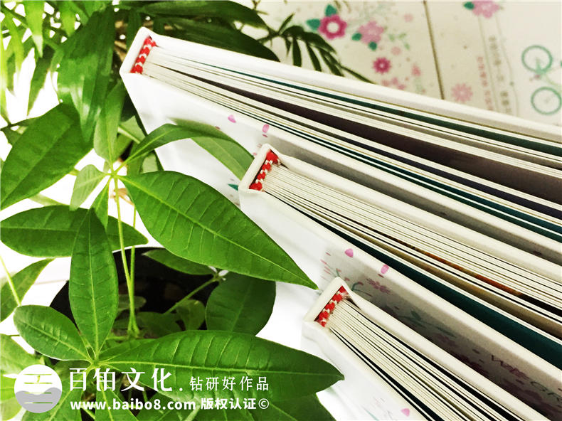 設(shè)計精美的畢業(yè)紀念冊-畢業(yè)贈送給同學的禮物第2張-宣傳畫冊,紀念冊設(shè)計制作-價格費用,文案模板,印刷裝訂,尺寸大小