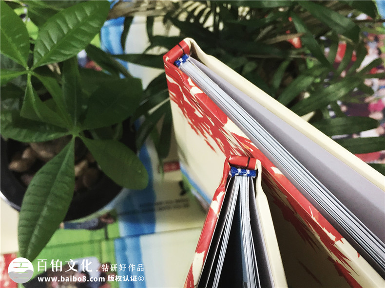 老同學(xué)聚會(huì)相冊(cè)制作 在離別之際分發(fā)一本同學(xué)聚會(huì)紀(jì)念冊(cè)！