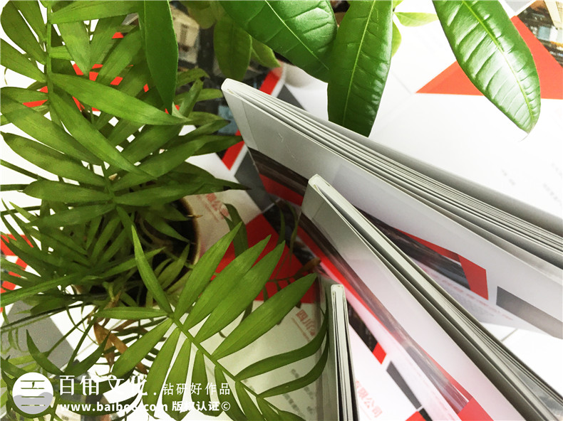 建筑企業(yè)宣傳冊制作最好的設(shè)計(jì)風(fēng)格是什么，怎樣表現(xiàn)畫冊風(fēng)格?
