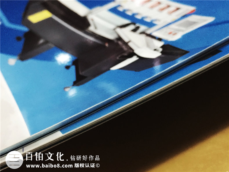專業(yè)的畫冊設(shè)計還需畫冊設(shè)計公司 其中畫冊設(shè)計師是重點(diǎn)！第4張-宣傳畫冊,紀(jì)念冊設(shè)計制作-價格費(fèi)用,文案模板,印刷裝訂,尺寸大小