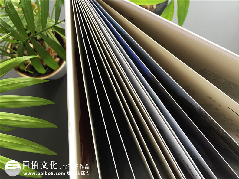 戀人紀(jì)念日送什么禮物？制作情侶紀(jì)念冊(cè)變得特別有意義