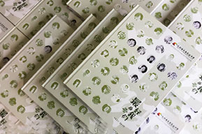 制作畢業(yè)紀念冊 查閱專業(yè)紀念冊設(shè)計公司的畢業(yè)紀念冊設(shè)計方案！